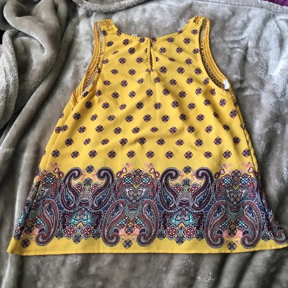 Yellow Blouse - Picture 4 of 4